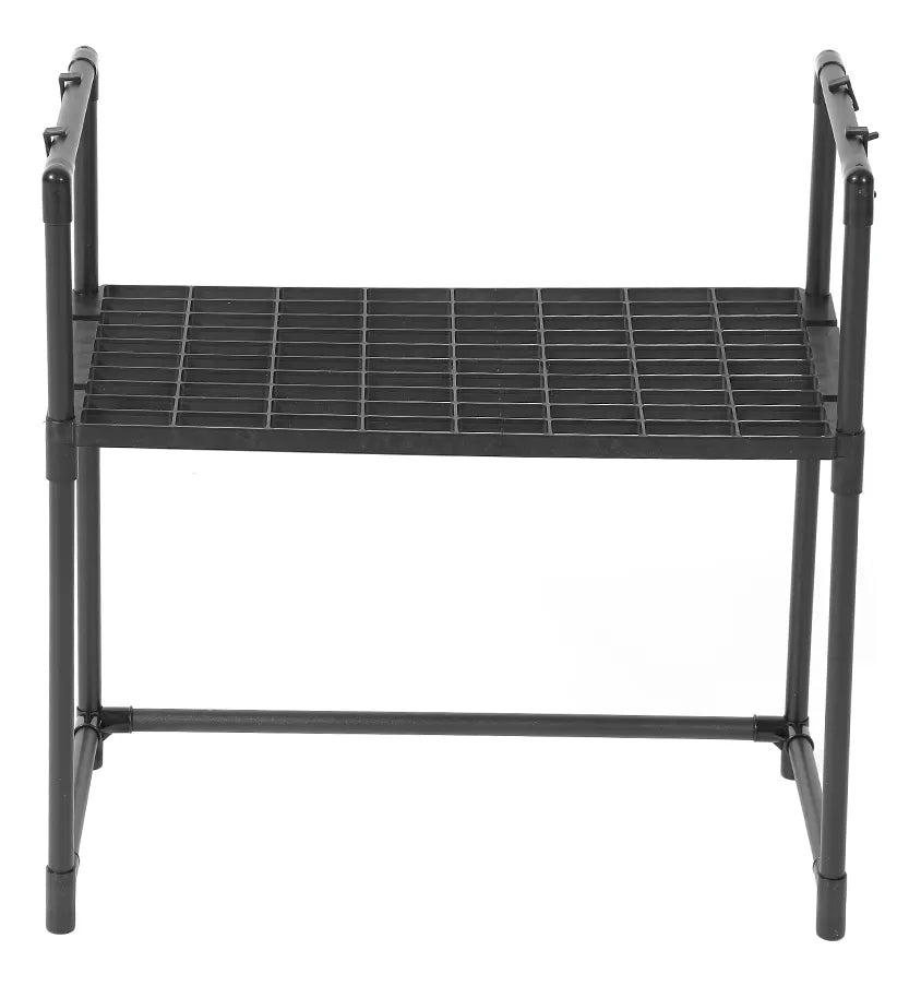 Estante organizador de plástico para microondas en ambiente de cocina