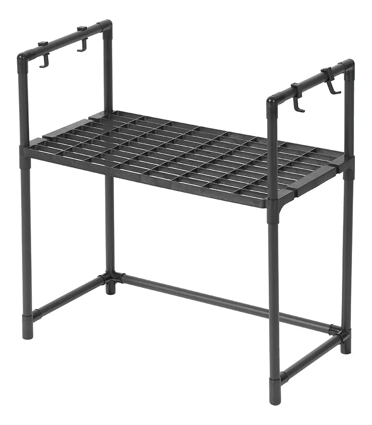 Vista completa del estante organizador de plástico para microondas