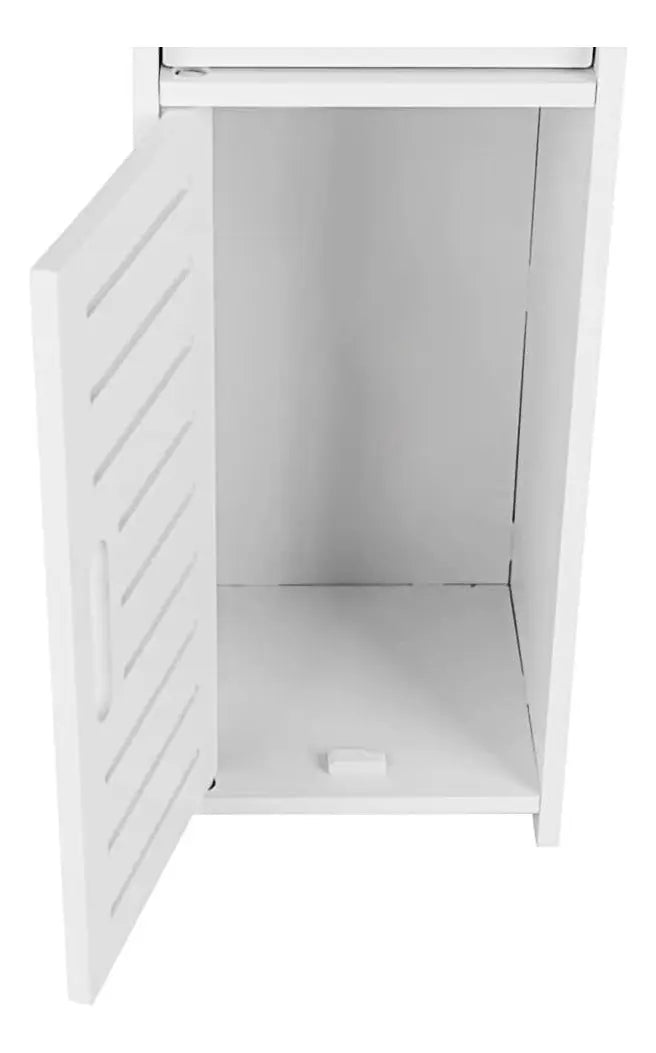 Interior del compartimento inferior del mueble organizador de baño